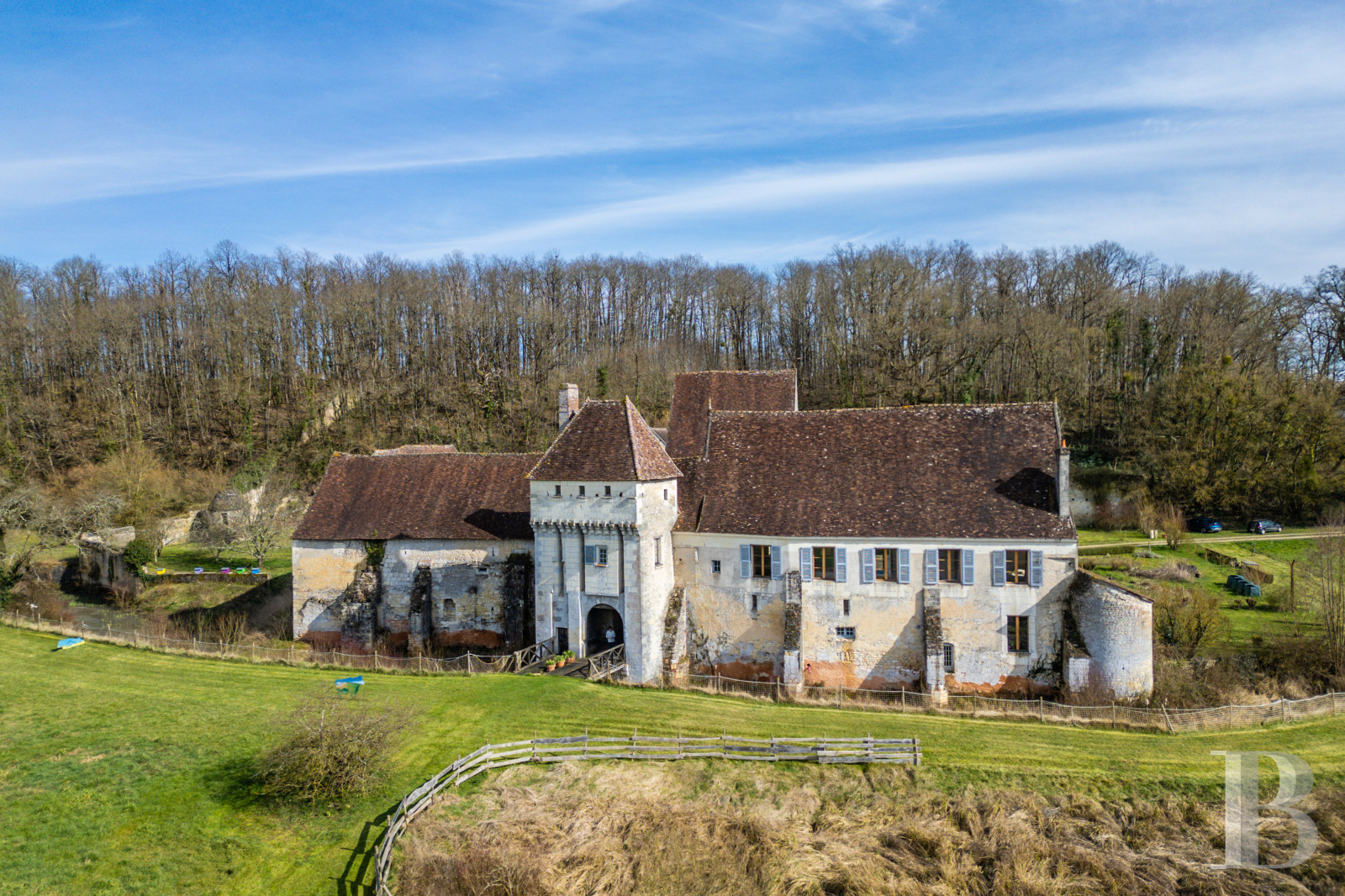 A former château-monastery and its 150-hectare estate near Loches, in Touraine - photo  n°5